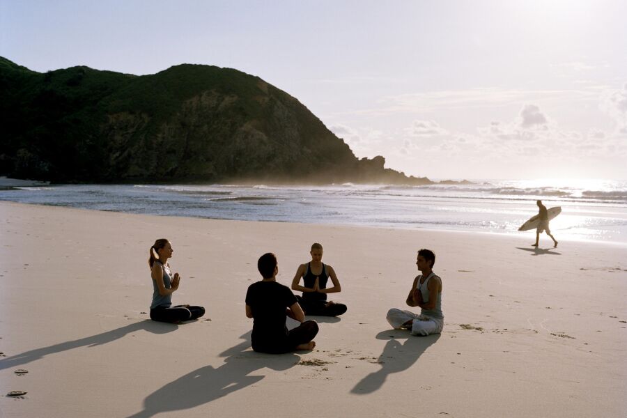 retiro de yoga en la playa